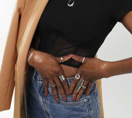 Elevate Your Style: How to Dress up Jeans and a T-Shirt with Jewelry